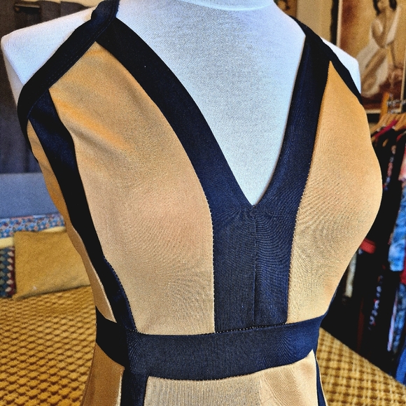 Colourblock Mod Dress - Picture 3 of 12